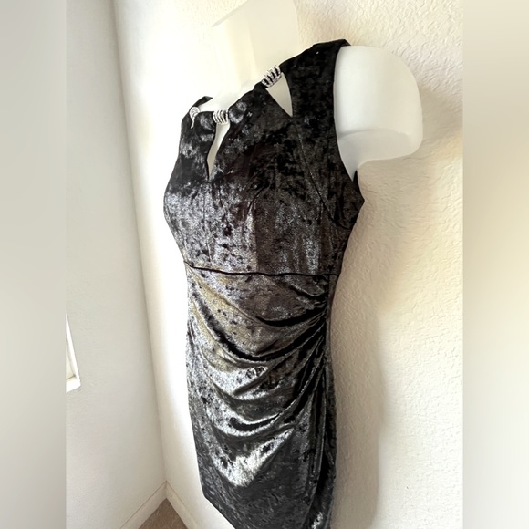 Scarlet sexy metallic dress size M for night parties - Picture 4 of 7